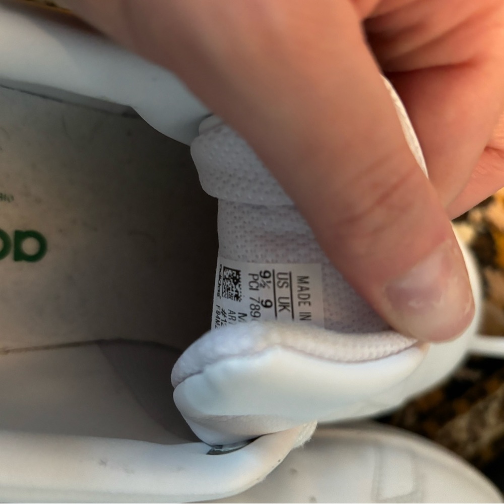 Stan Smiths - image 4